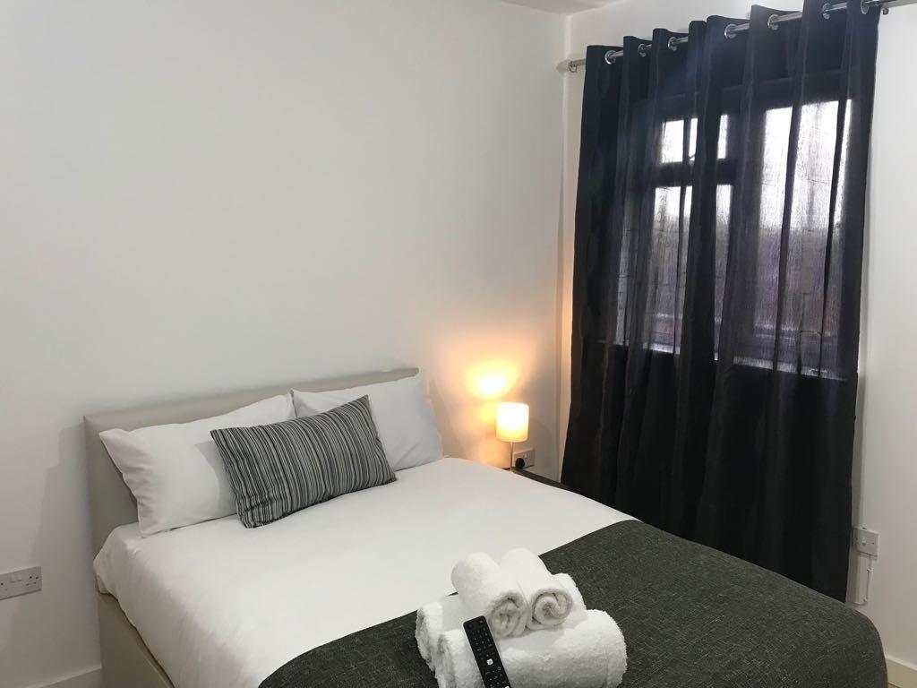 Unity House Serviced Apartments Лутон Экстерьер фото